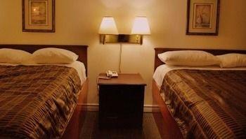 Chomedey 2* Laval
